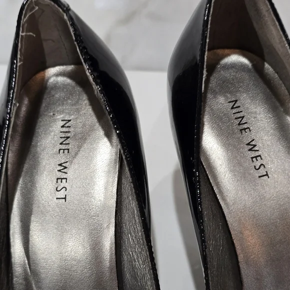 NINE WEST NEPTUN Almond Toe Black Pump Heels Size 7.5 - Picture 6 of 9